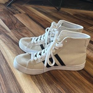 Adidas Women’s Courtvantage Hightop